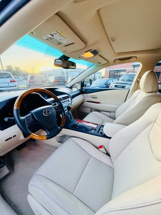 2010 Lexus RX 3rd Gen - Image 12 of 15