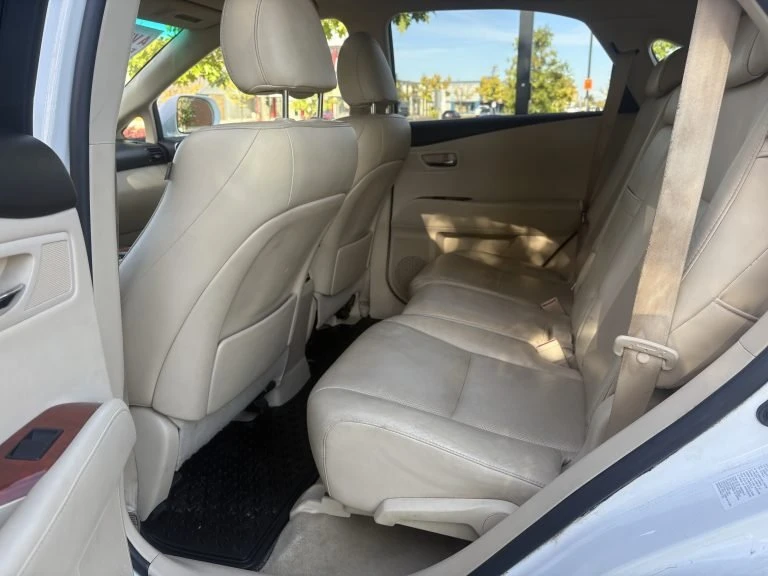 2010 Lexus RX 3rd Gen - Image 16 of 18
