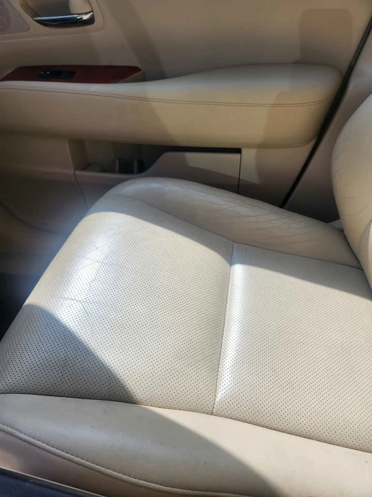 2010 Lexus RX 3rd Gen - Image 10 of 17