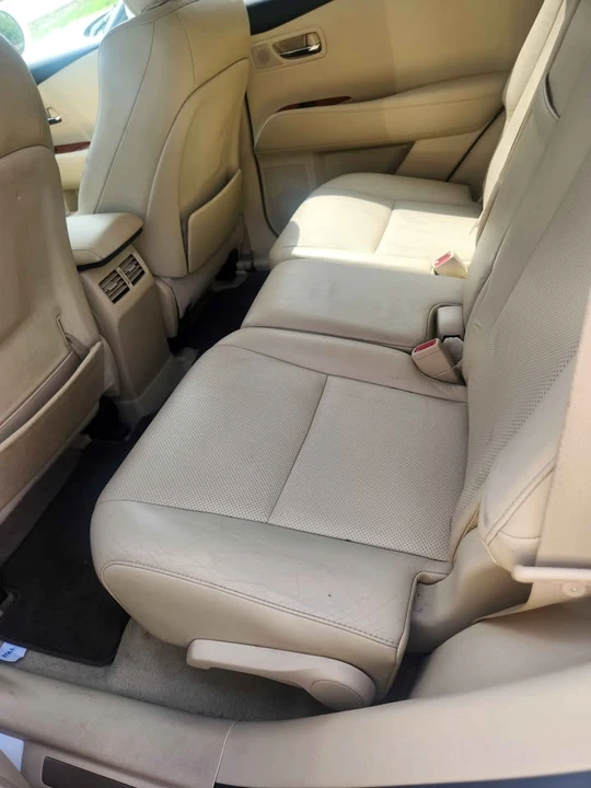 2010 Lexus RX 3rd Gen - Image 12 of 17
