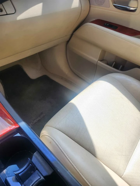 2010 Lexus RX 3rd Gen - Image 16 of 17