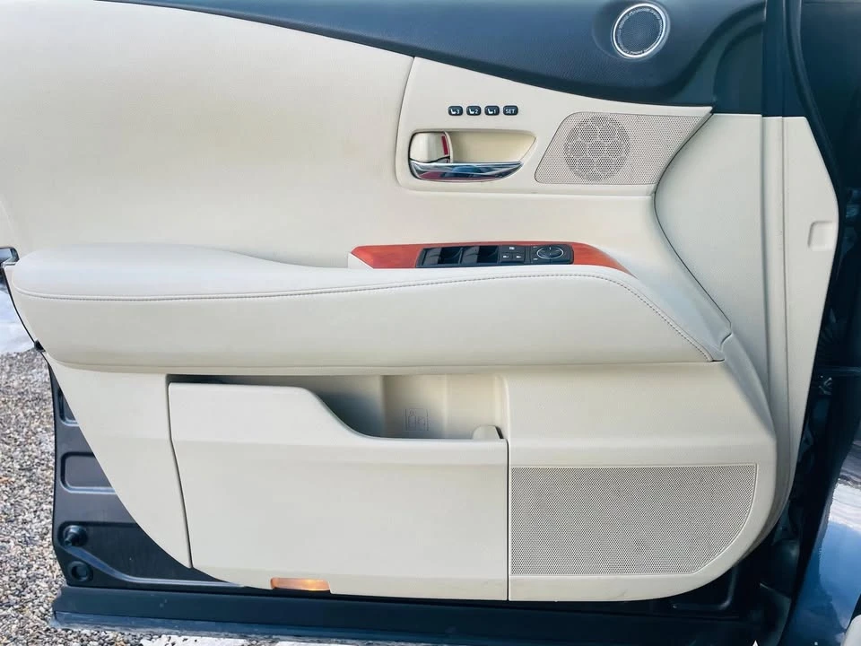 2010 Lexus RX 3rd Gen - Image 12 of 18