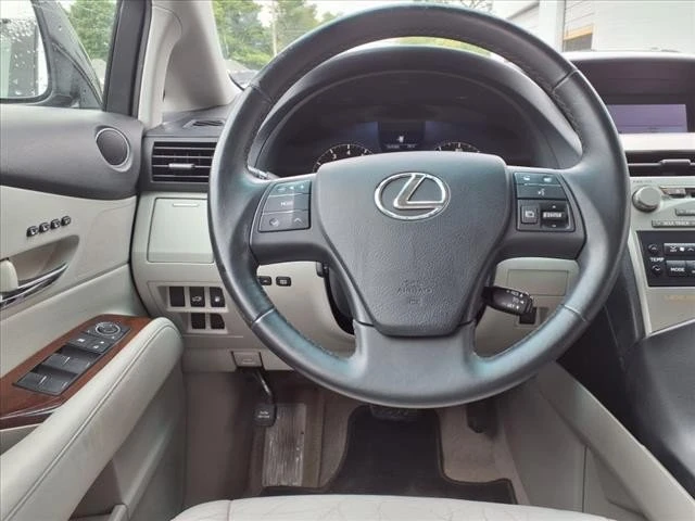 2010 Lexus RX 3rd Gen - Image 5 of 10