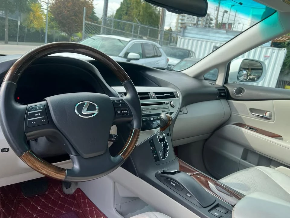 2010 Lexus RX 3rd Gen - Image 13 of 20
