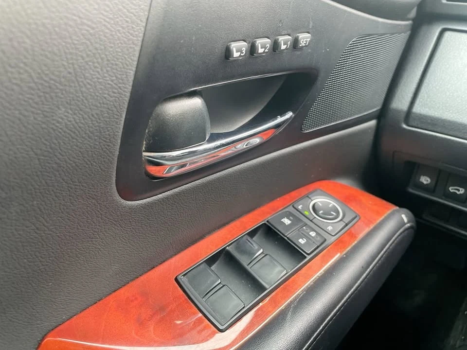 2010 Lexus RX 3rd Gen - Image 18 of 20