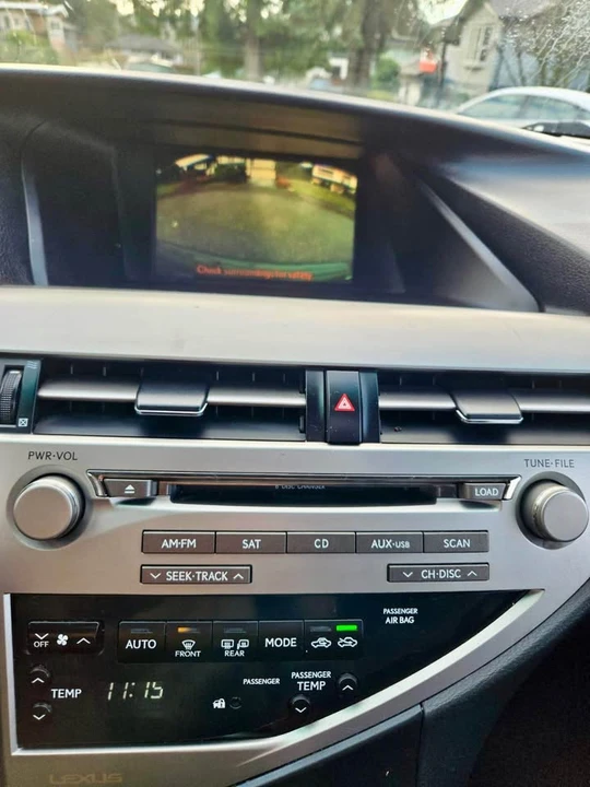 2010 Lexus RX 3rd Gen - Image 16 of 17