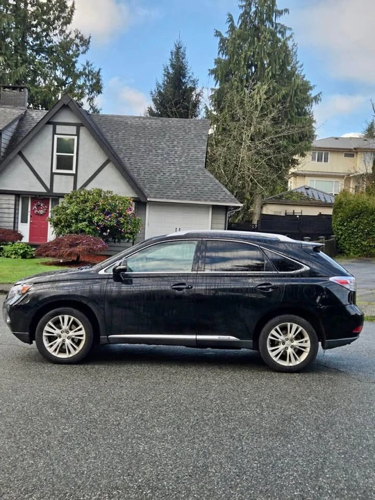 2010 Lexus RX 3rd Gen - Image 2 of 17