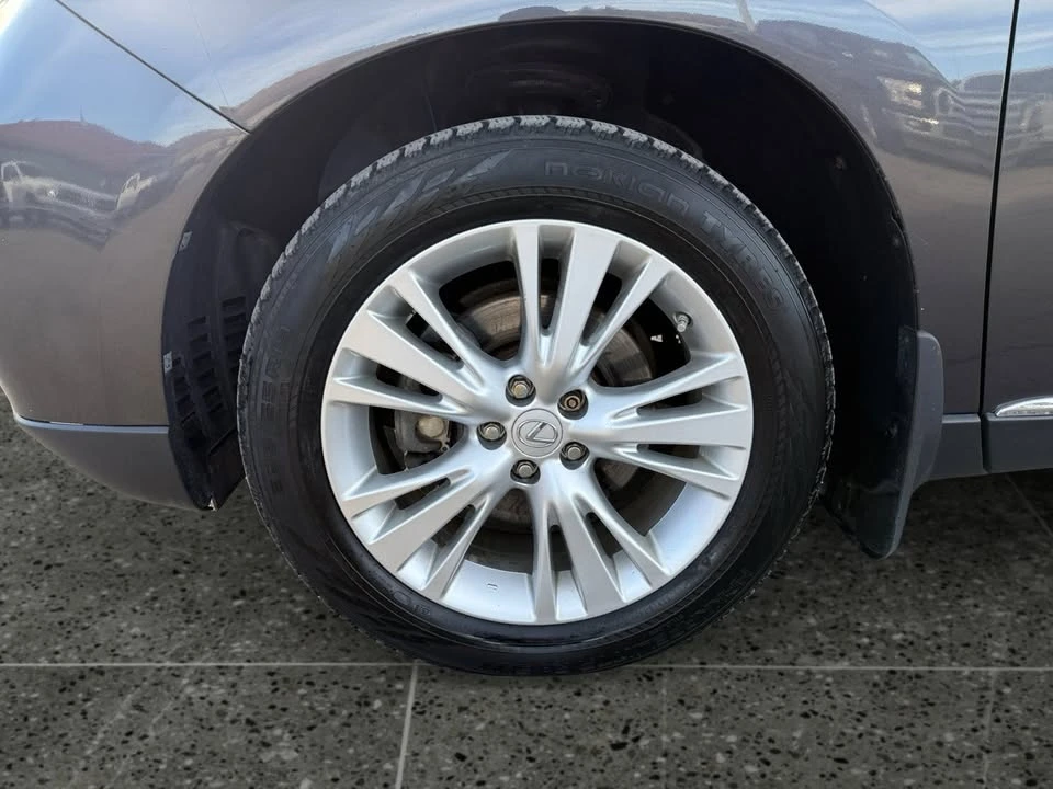 2010 Lexus RX 3rd Gen - Image 9 of 17