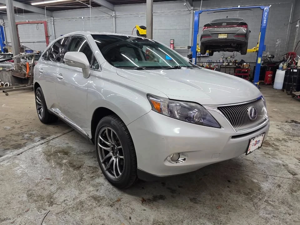 2010 Lexus RX 3rd Gen - Image 2 of 8