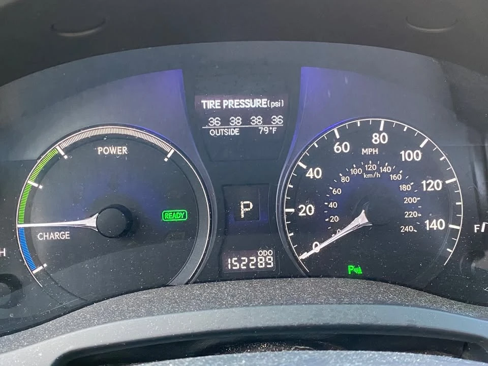 2010 Lexus RX 3rd Gen - Image 14 of 16
