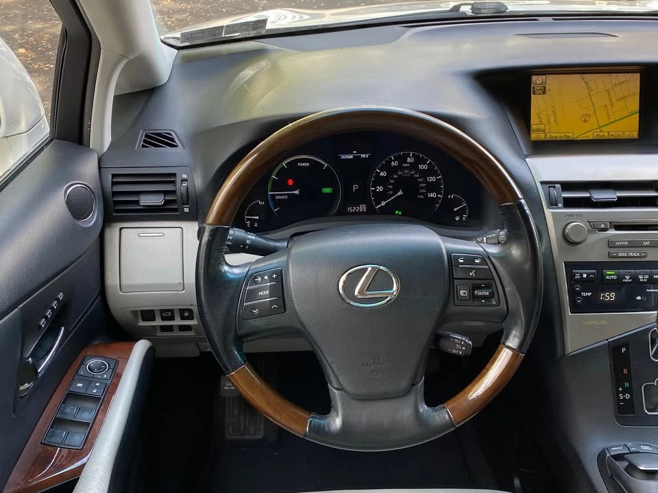 2010 Lexus RX 3rd Gen - Image 12 of 16