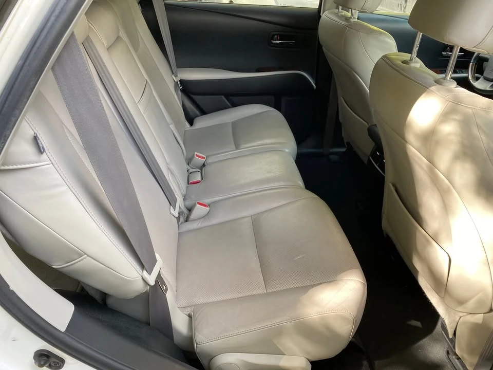 2010 Lexus RX 3rd Gen - Image 7 of 16
