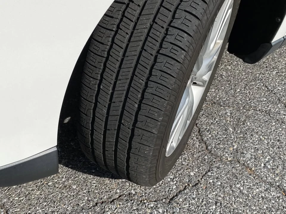 2010 Lexus RX 3rd Gen - Image 15 of 16