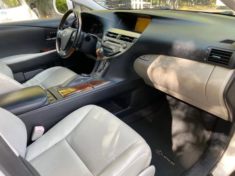 2010 Lexus RX 3rd Gen - Image 6 of 16