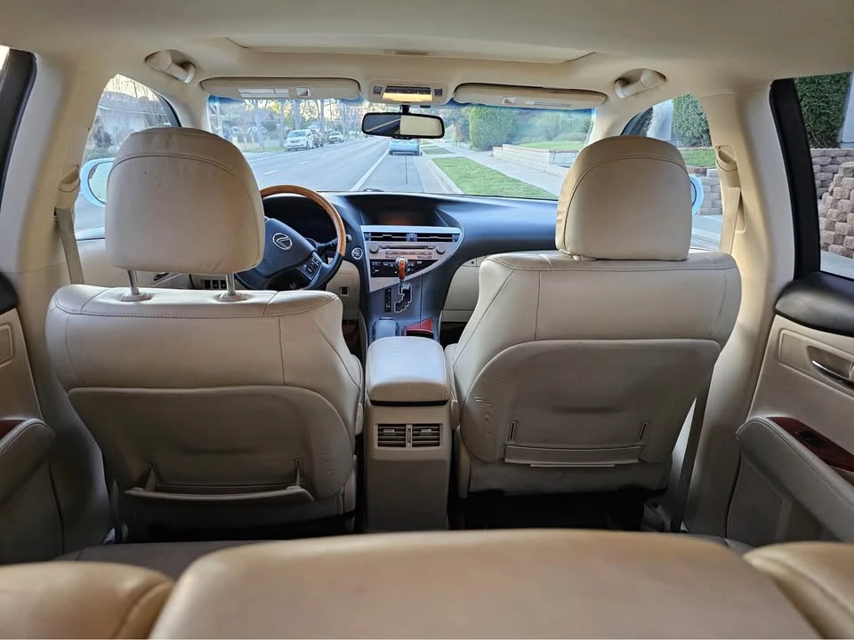 2010 Lexus RX 3rd Gen - Image 11 of 20