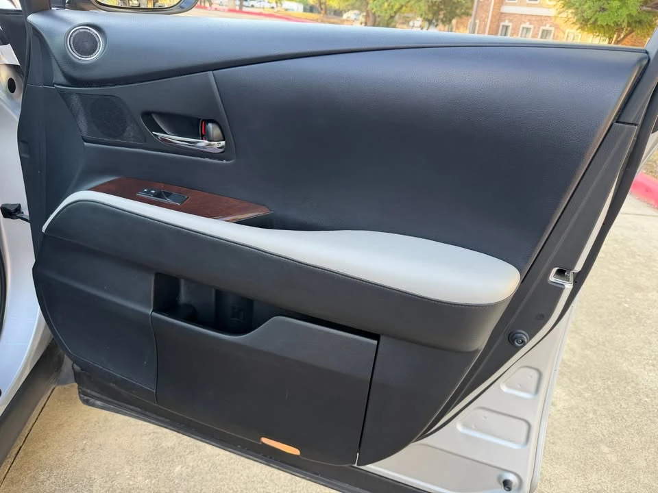 2010 Lexus RX 3rd Gen - Image 8 of 19