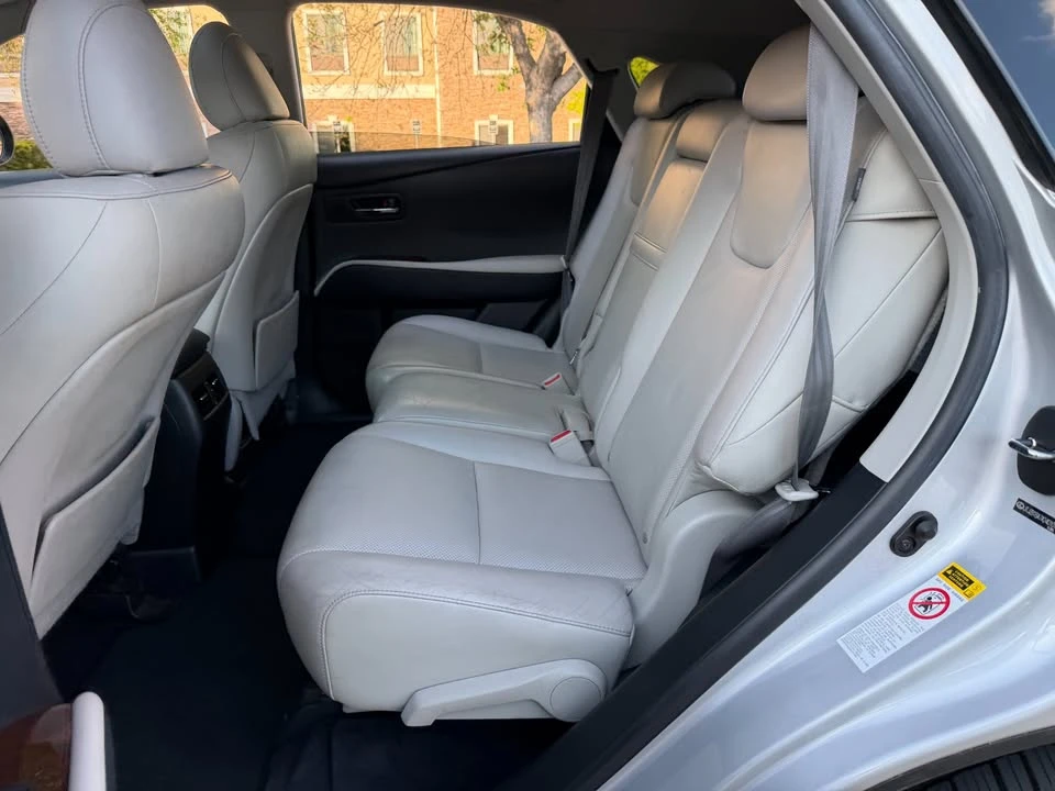 2010 Lexus RX 3rd Gen - Image 16 of 19