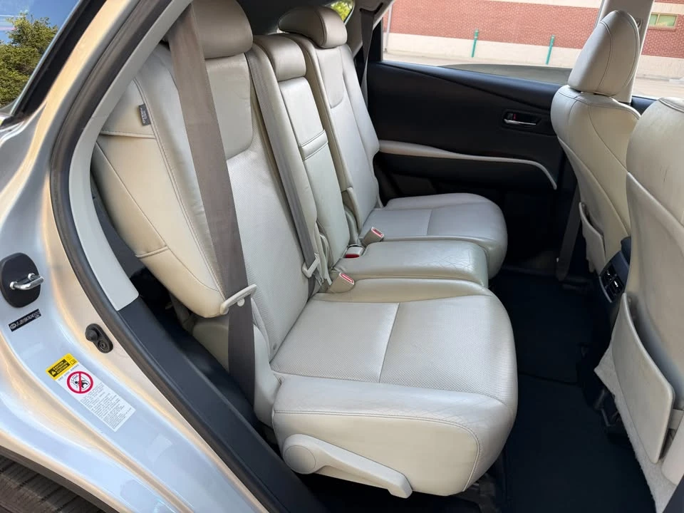 2010 Lexus RX 3rd Gen - Image 12 of 19