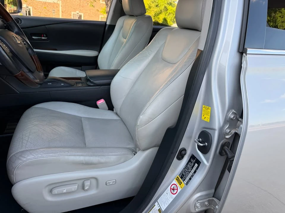 2010 Lexus RX 3rd Gen - Image 19 of 19