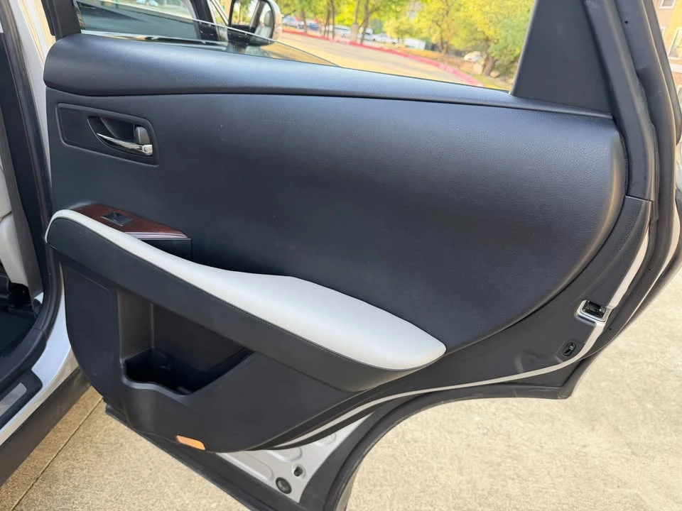 2010 Lexus RX 3rd Gen - Image 11 of 19