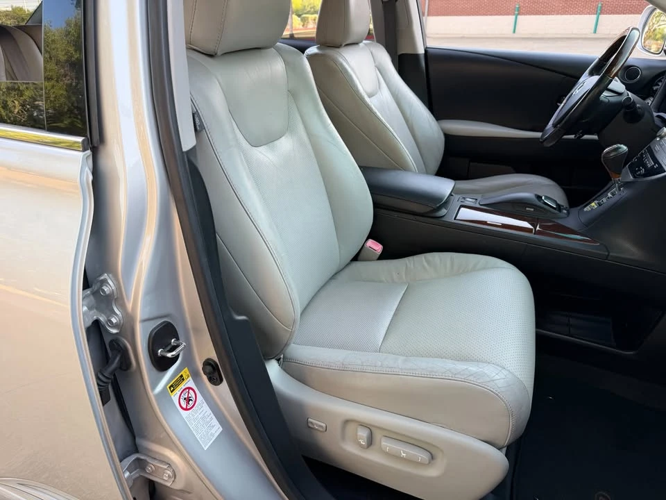 2010 Lexus RX 3rd Gen - Image 9 of 19
