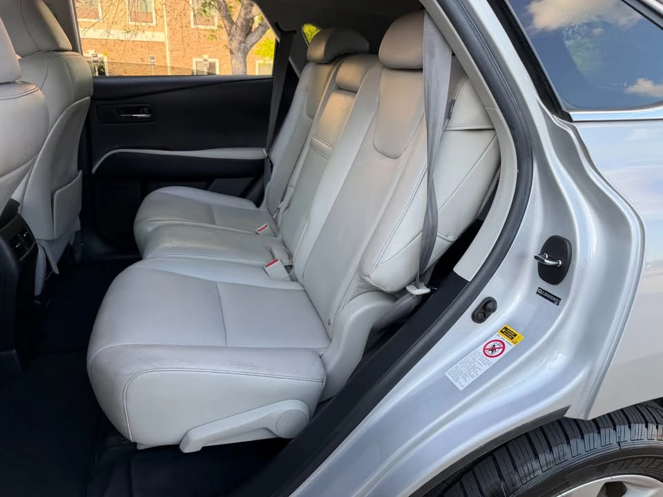 2010 Lexus RX 3rd Gen - Image 17 of 19