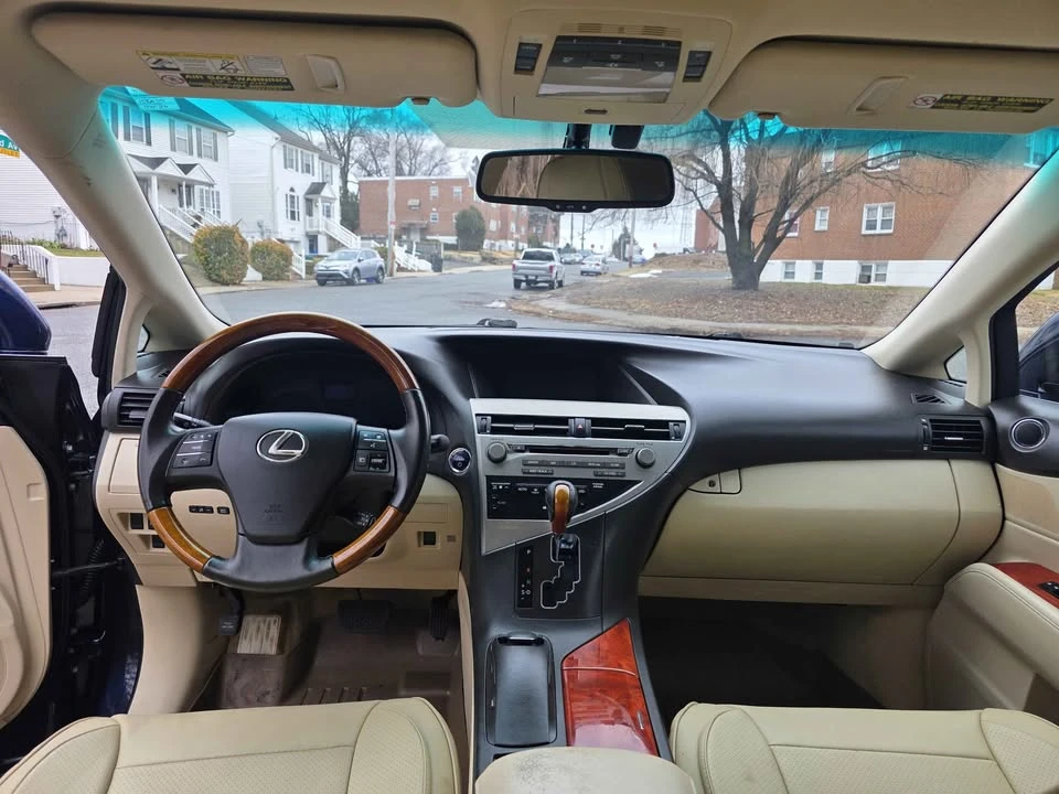 2010 Lexus RX 3rd Gen - Image 10 of 15