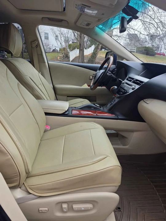 2010 Lexus RX 3rd Gen - Image 12 of 15