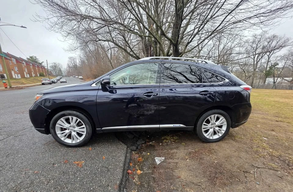 2010 Lexus RX 3rd Gen - Image 3 of 15