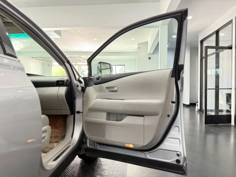 2010 Lexus RX 3rd Gen - Image 16 of 19