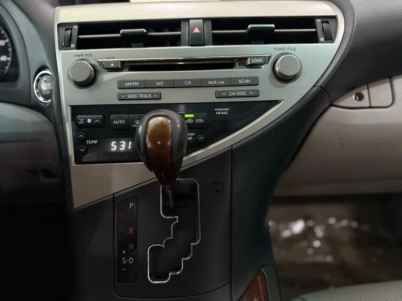 2010 Lexus RX 3rd Gen - Image 13 of 19