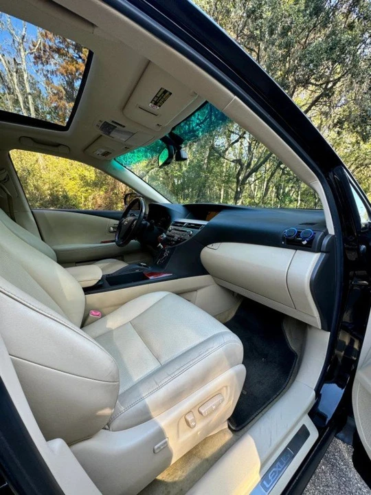 2010 Lexus RX 3rd Gen - Image 13 of 18