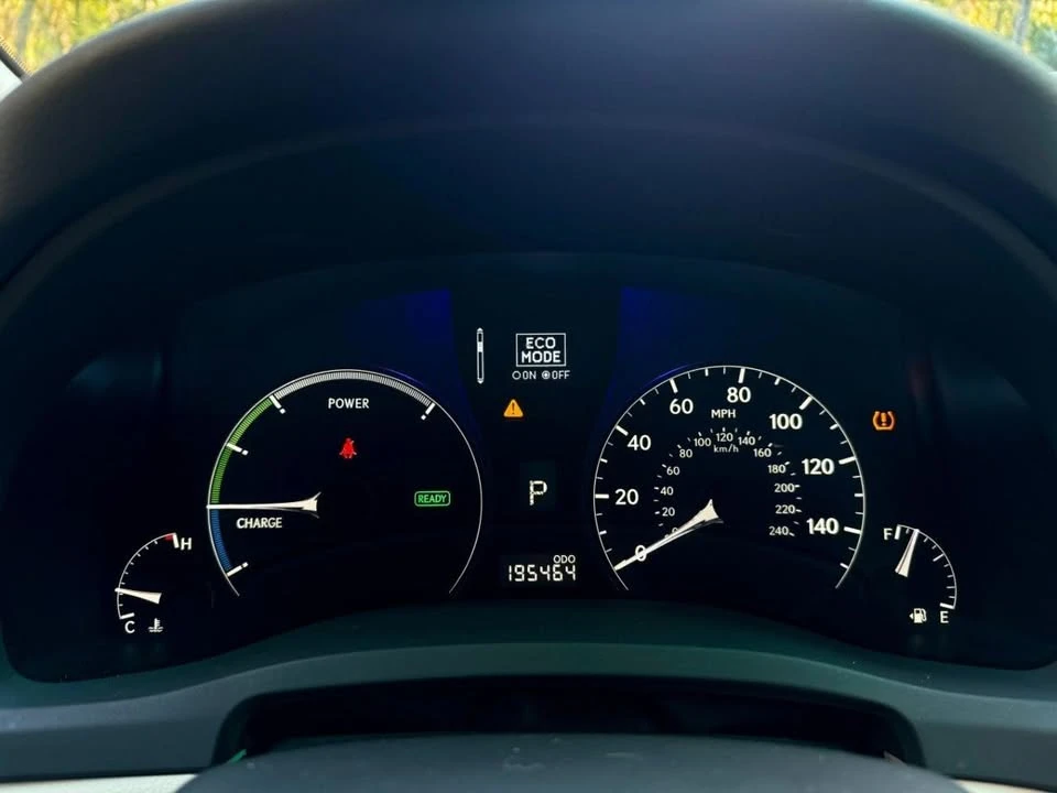 2010 Lexus RX 3rd Gen - Image 17 of 18