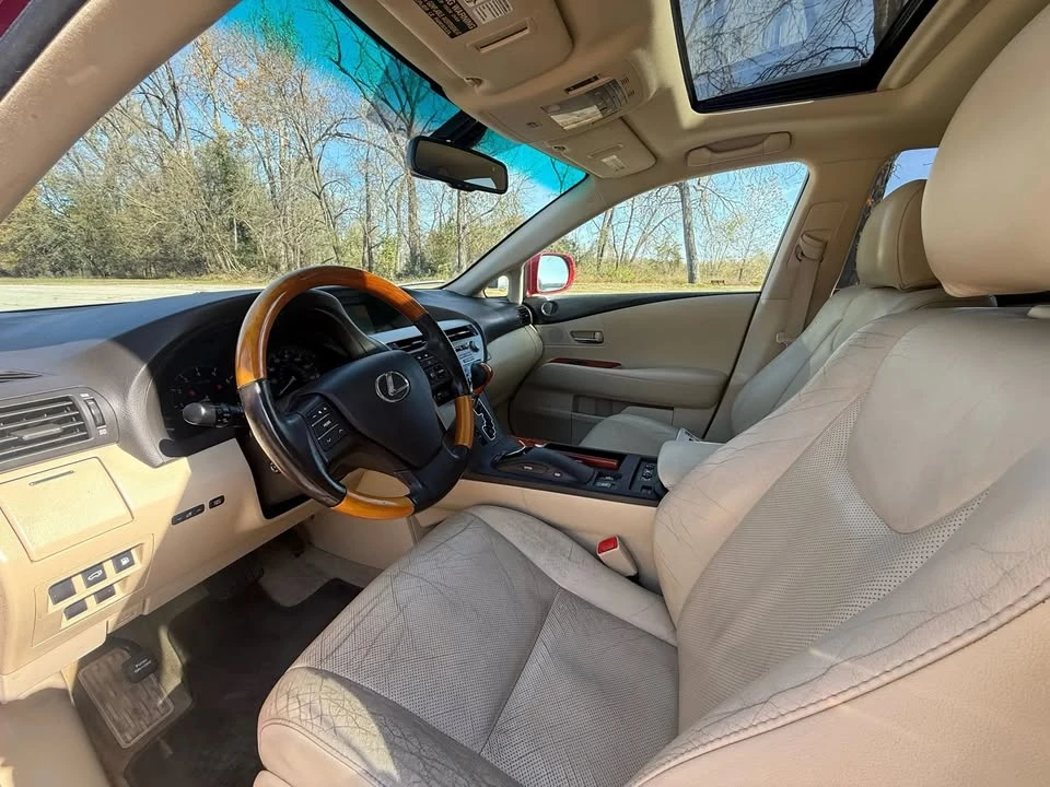 2010 Lexus RX 3rd Gen - Image 10 of 17