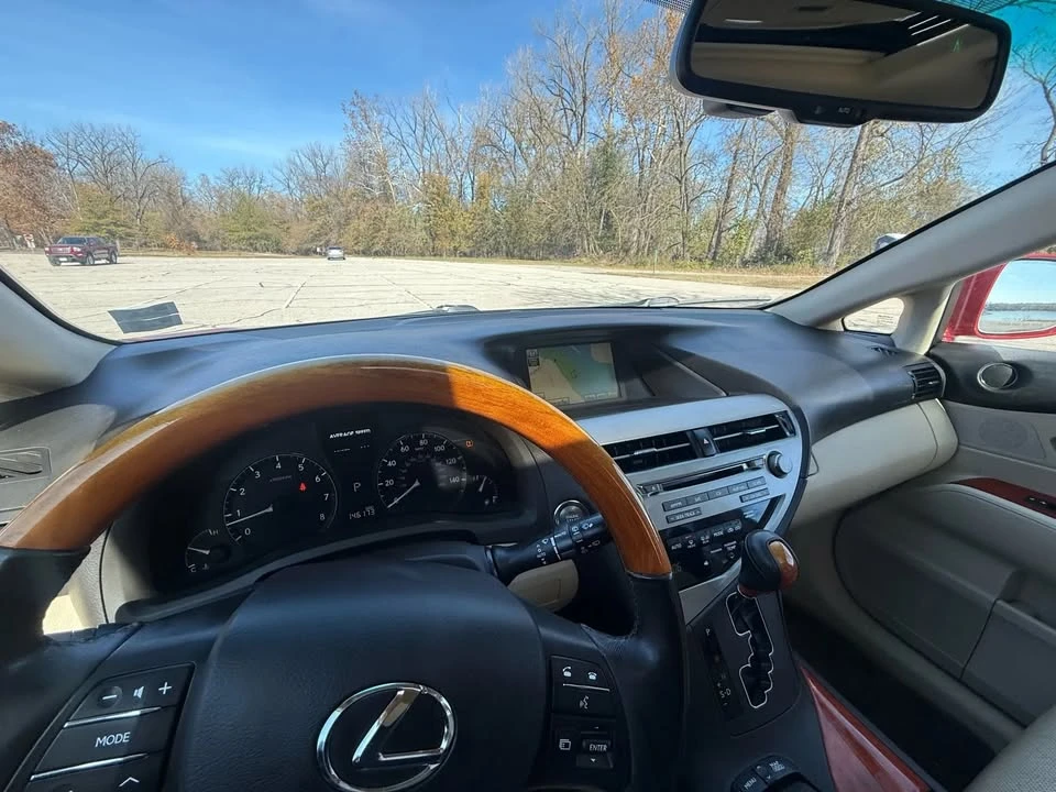 2010 Lexus RX 3rd Gen - Image 16 of 17