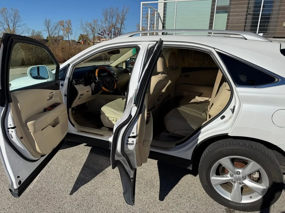 2010 Lexus RX 3rd Gen - Image 11 of 20