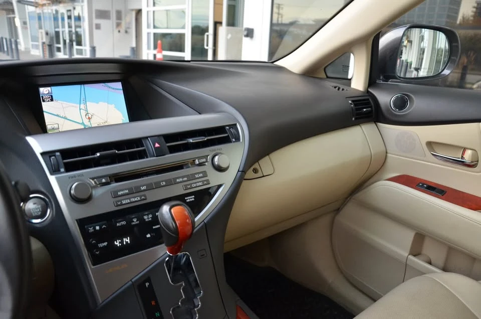 2010 Lexus RX 3rd Gen - Image 6 of 16