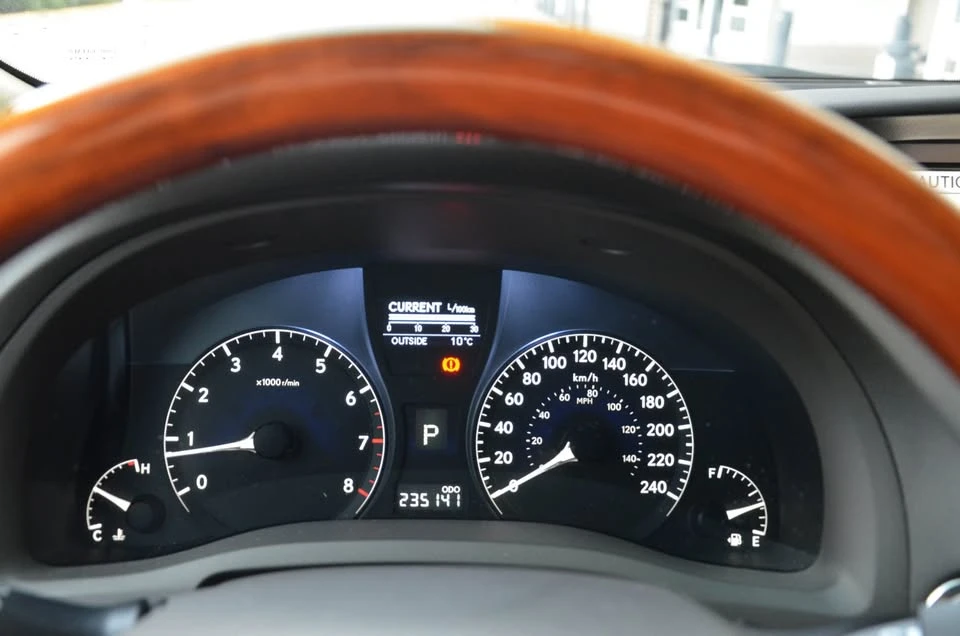 2010 Lexus RX 3rd Gen - Image 9 of 16