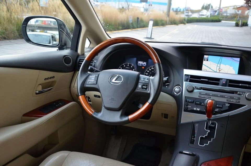 2010 Lexus RX 3rd Gen - Image 8 of 16