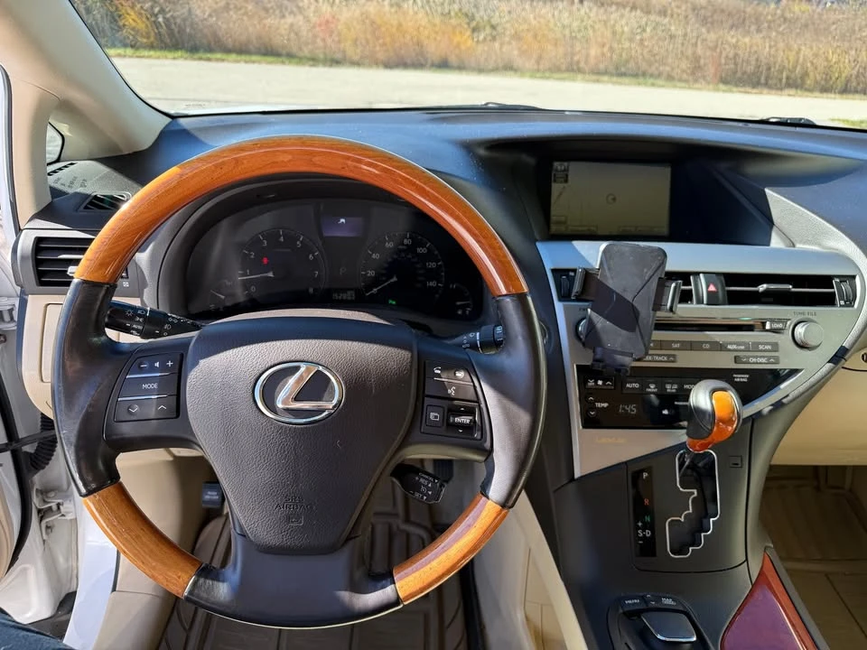 2010 Lexus RX 3rd Gen - Image 16 of 20