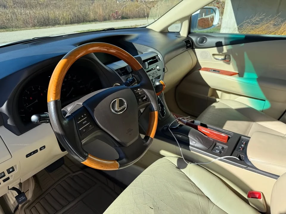 2010 Lexus RX 3rd Gen - Image 15 of 20