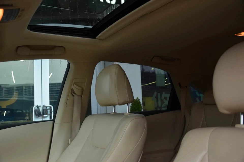 2010 Lexus RX 3rd Gen - Image 10 of 16