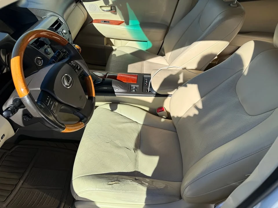 2010 Lexus RX 3rd Gen - Image 18 of 20