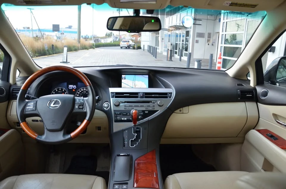 2010 Lexus RX 3rd Gen - Image 11 of 16