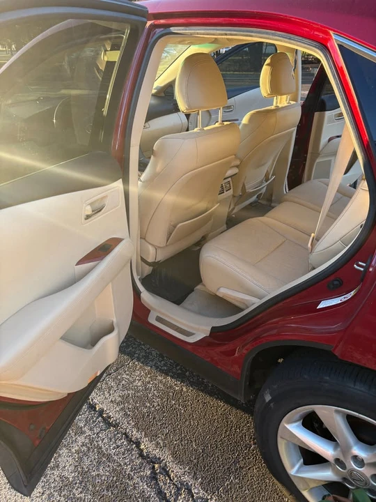 2010 Lexus RX 3rd Gen - Image 15 of 18