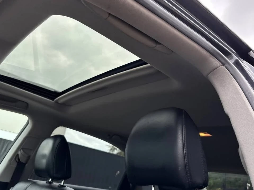 2010 Lexus RX 3rd Gen - Image 15 of 16