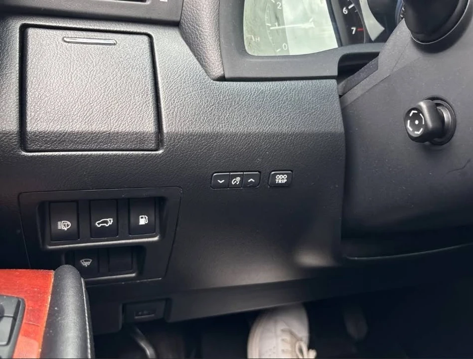 2010 Lexus RX 3rd Gen - Image 12 of 16