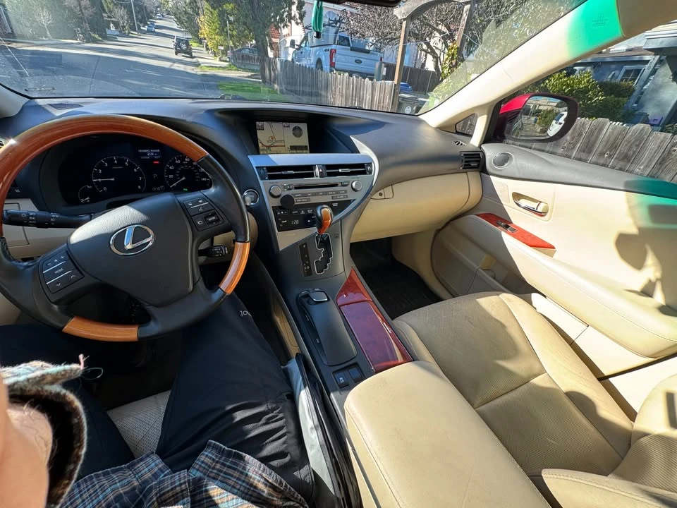 2010 Lexus RX 3rd Gen - Image 9 of 18
