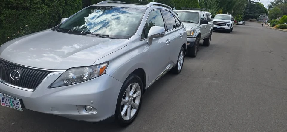 2010 Lexus RX 3rd Gen - Image 5 of 11