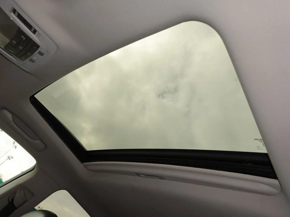 2010 Lexus RX 3rd Gen - Image 7 of 13